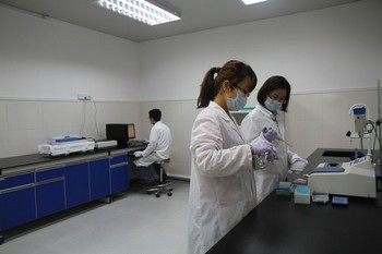 参观临沂中天华康亲子鉴定中心实验室 29